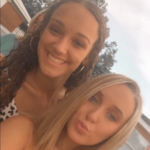 Meet your Posher, Ella